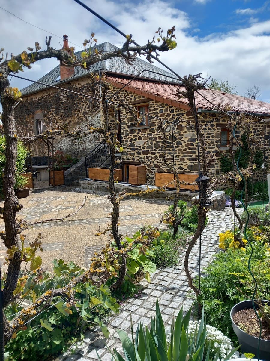 C T E DE CHALET — photo 1