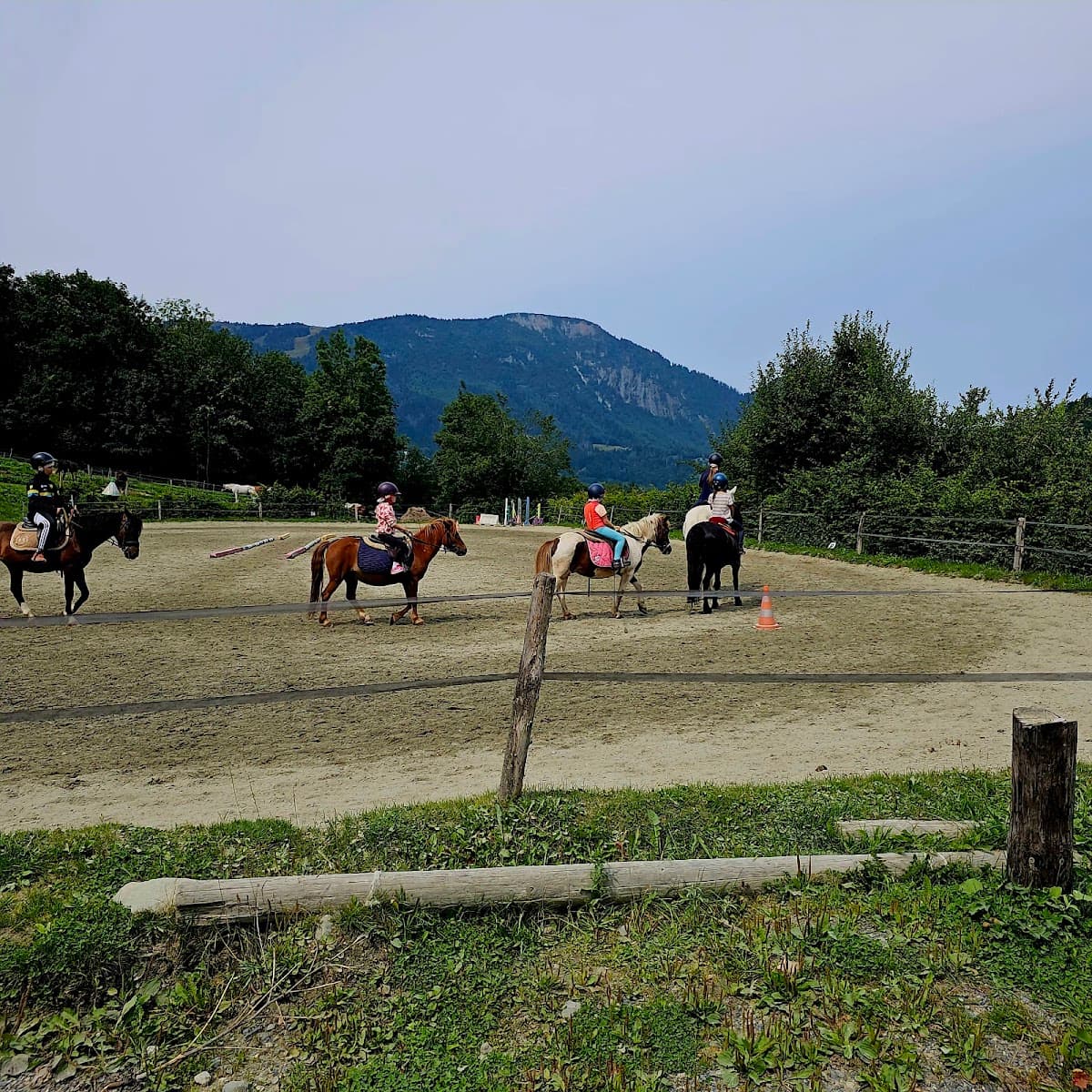 CENTRE EQUESTRE DU MONT BLANC — photo 1