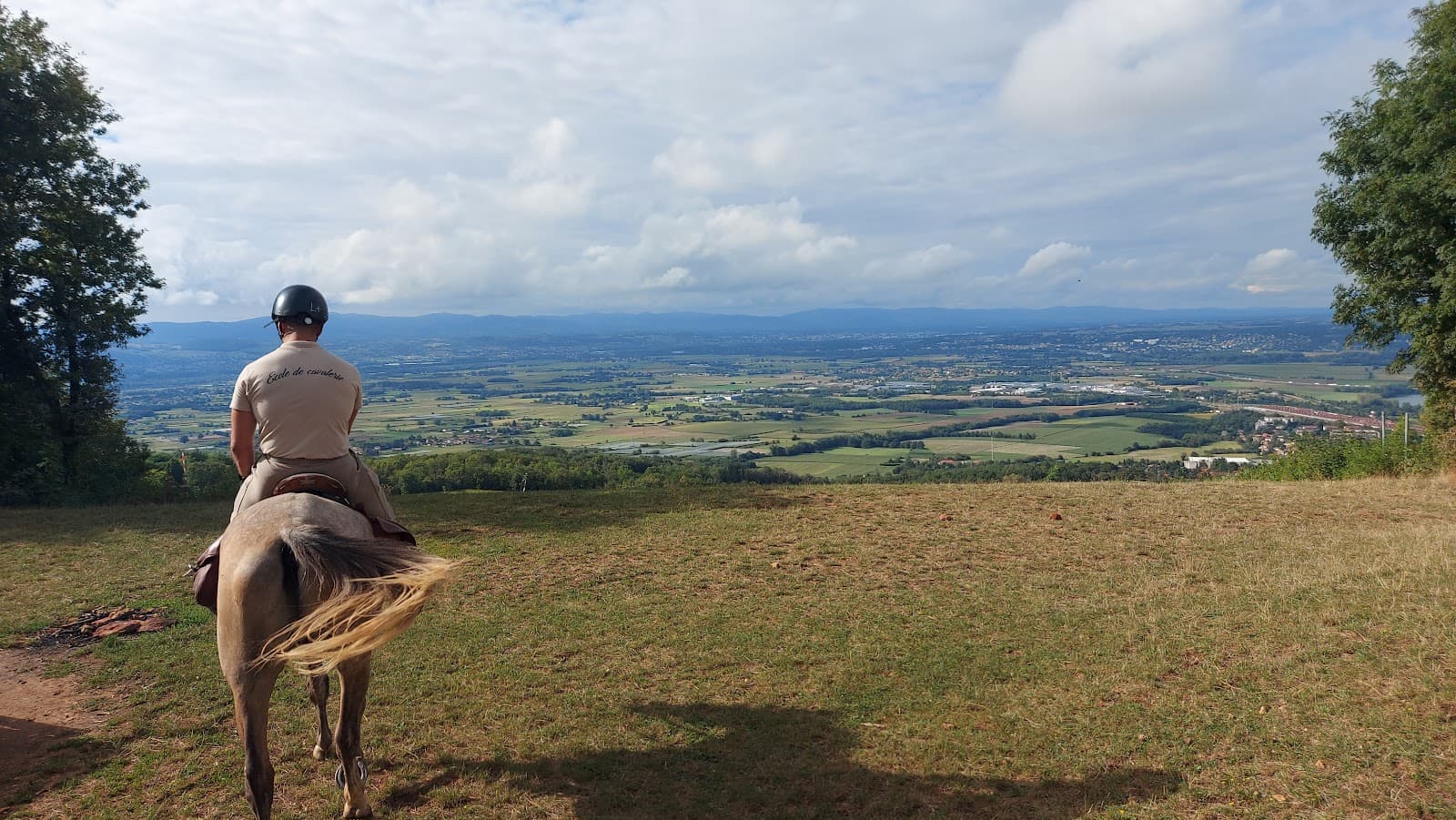 EARL A CHEVAL RANDO LIBRE — photo 1