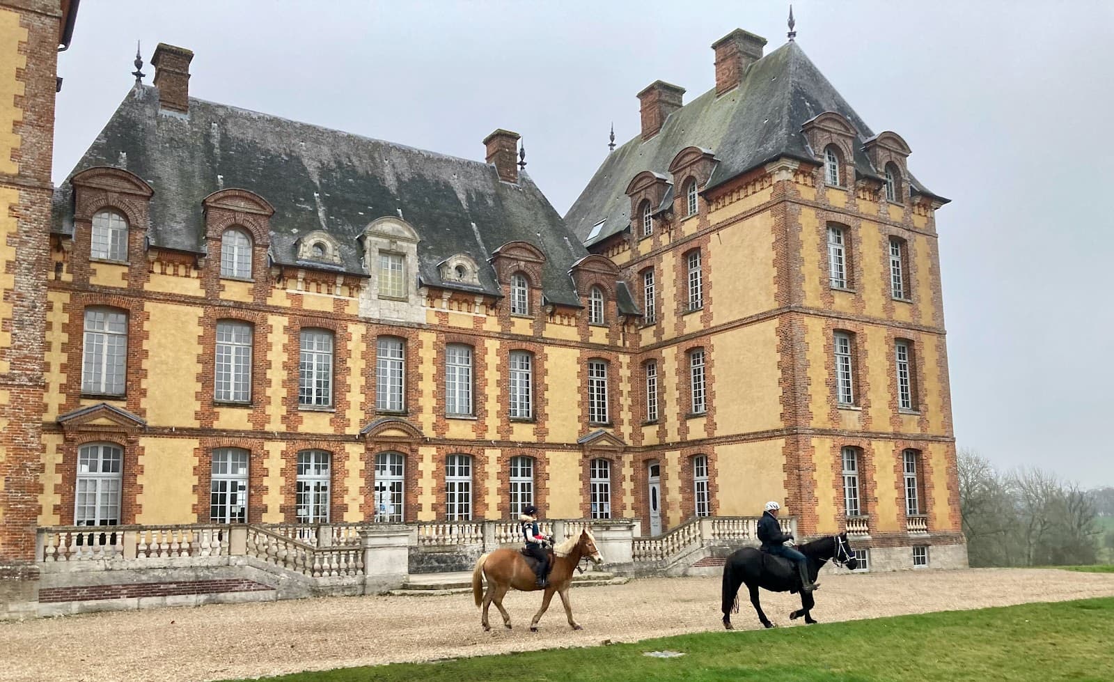 Écurie de La Forêt de Lyons — photo 1