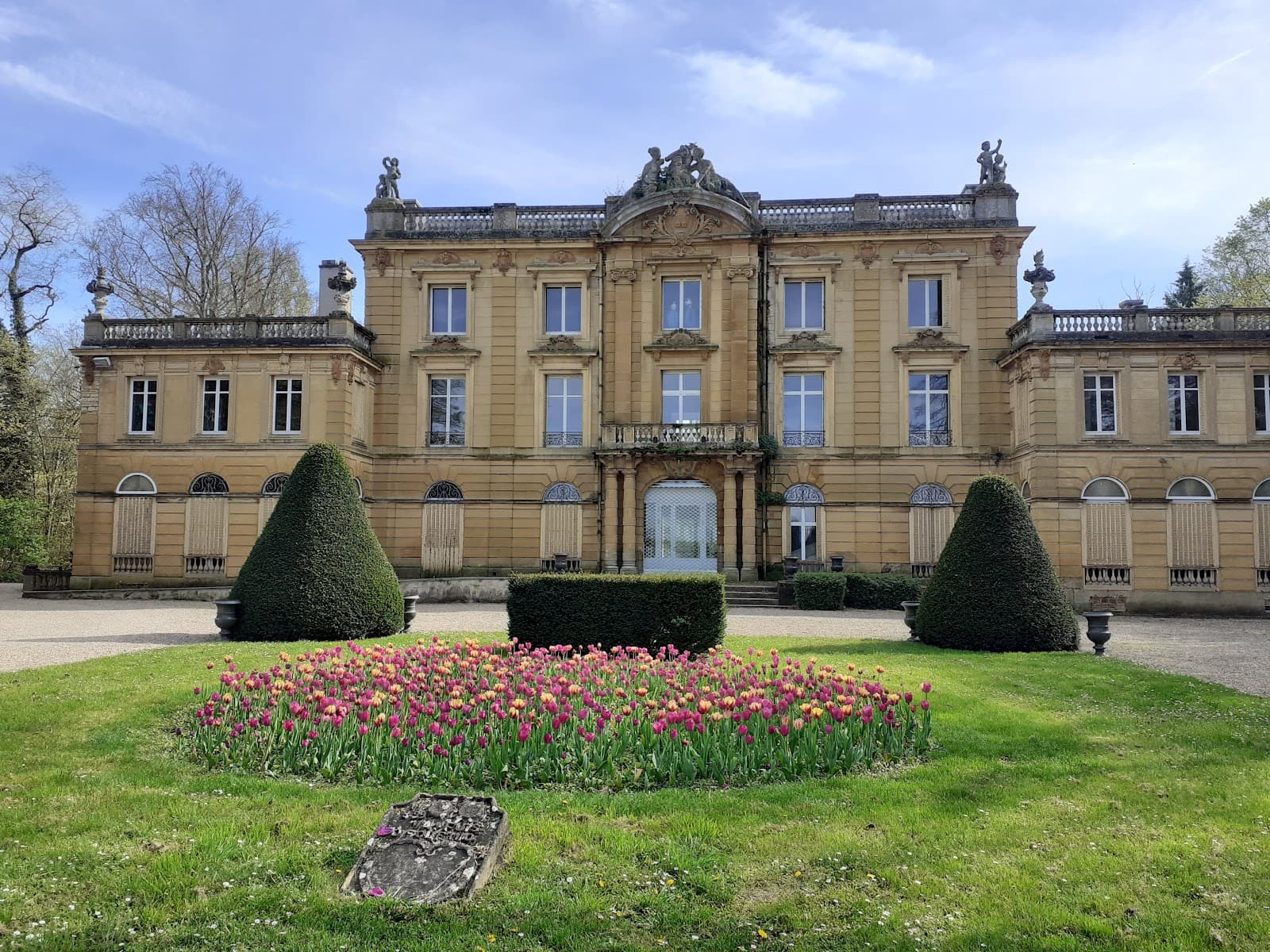 ECURIE DE MONCEL — photo 1