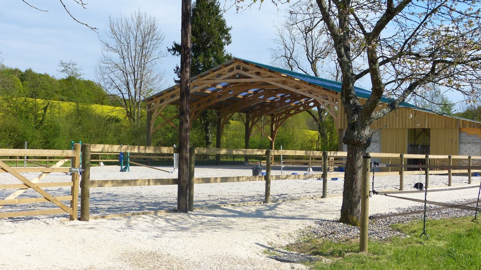ECURIE DE SAINTE AVOYE — photo 1