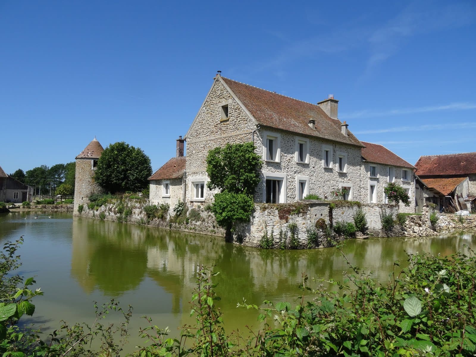 ECURIE DES EGREFINS — photo 1