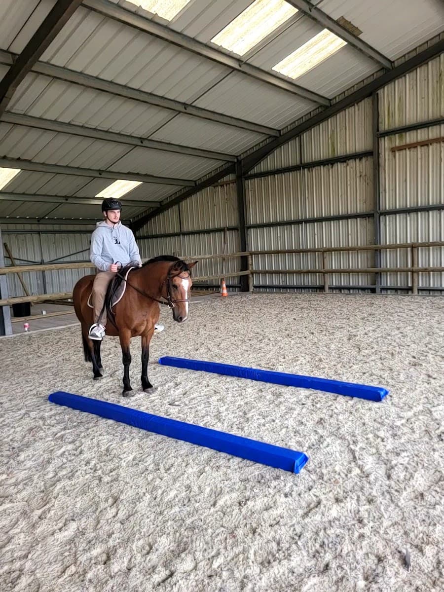 EQUI FARM — photo 1