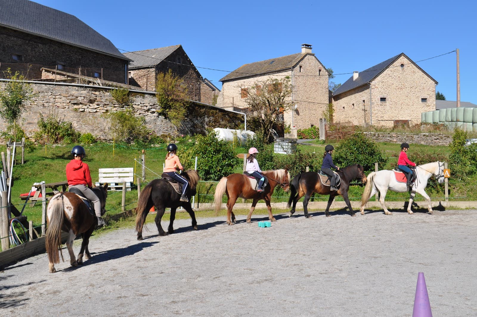 FERME EQUESTRE LES 2 CHOUETTES — photo 1