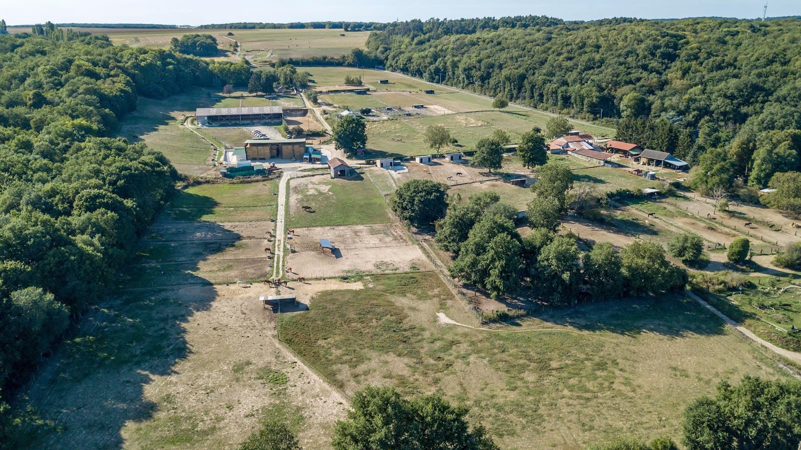 HARAS DE FONTAINELIVEAU — photo 1