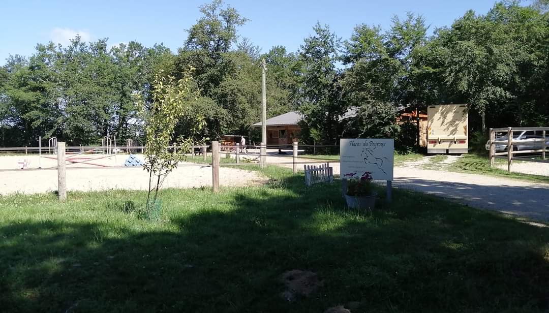 HARAS DU PEYROUX — photo 1