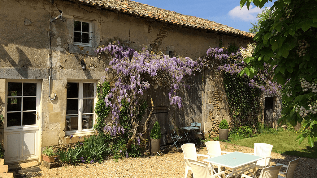 L ECURIE DES CHARMILLES — photo 1