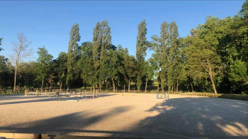 LES ECURIES DE L ESTEY FLEURI — photo 1