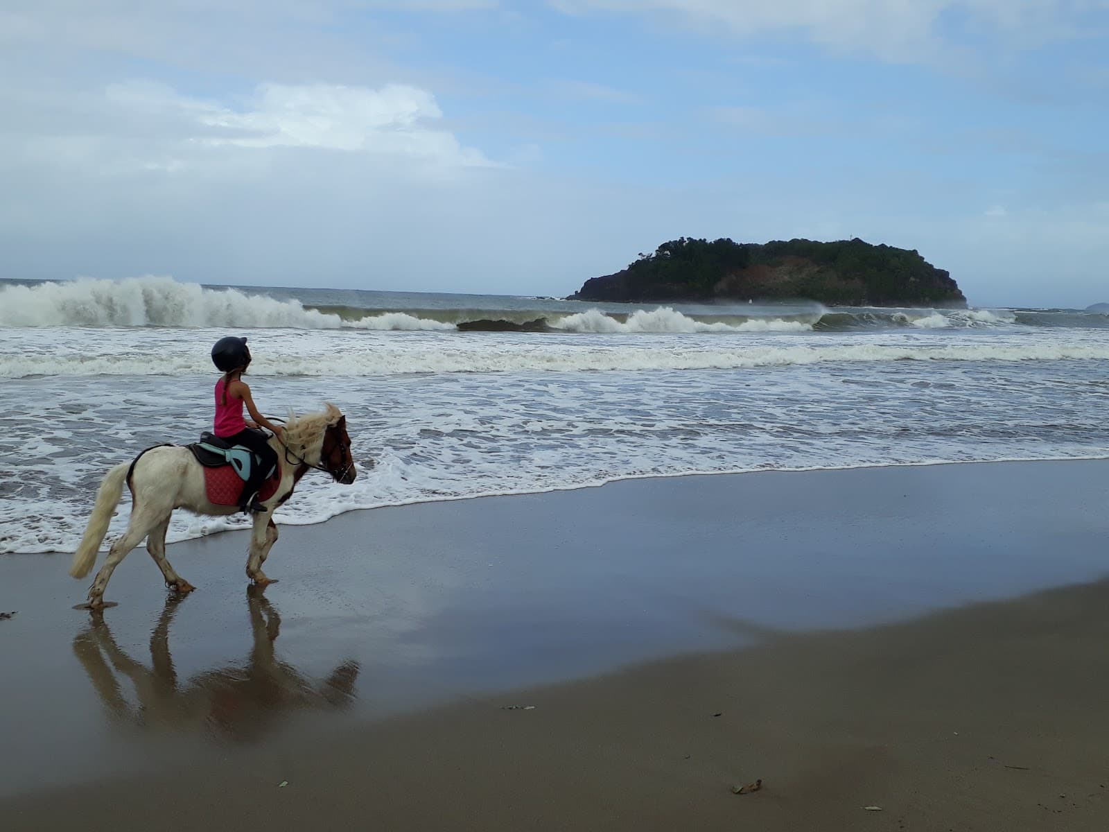 LES SABOTS DANS LE SABLE — photo 1